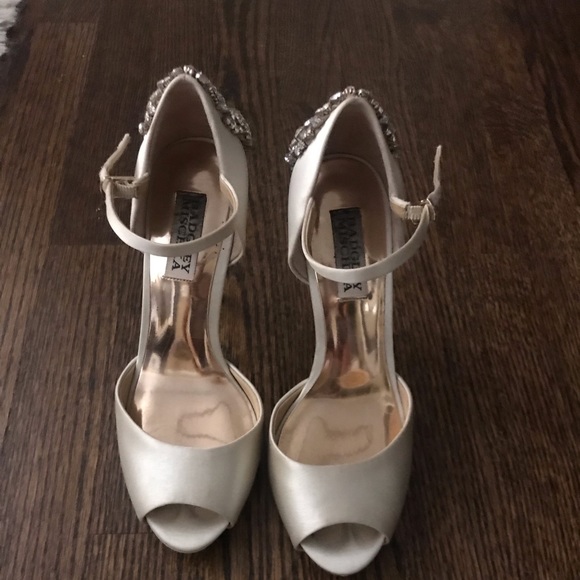 Badgely Mischka crystal ankle strap shoes - Picture 3 of 3